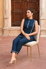 Leila Jari Embroidered Kurti Set