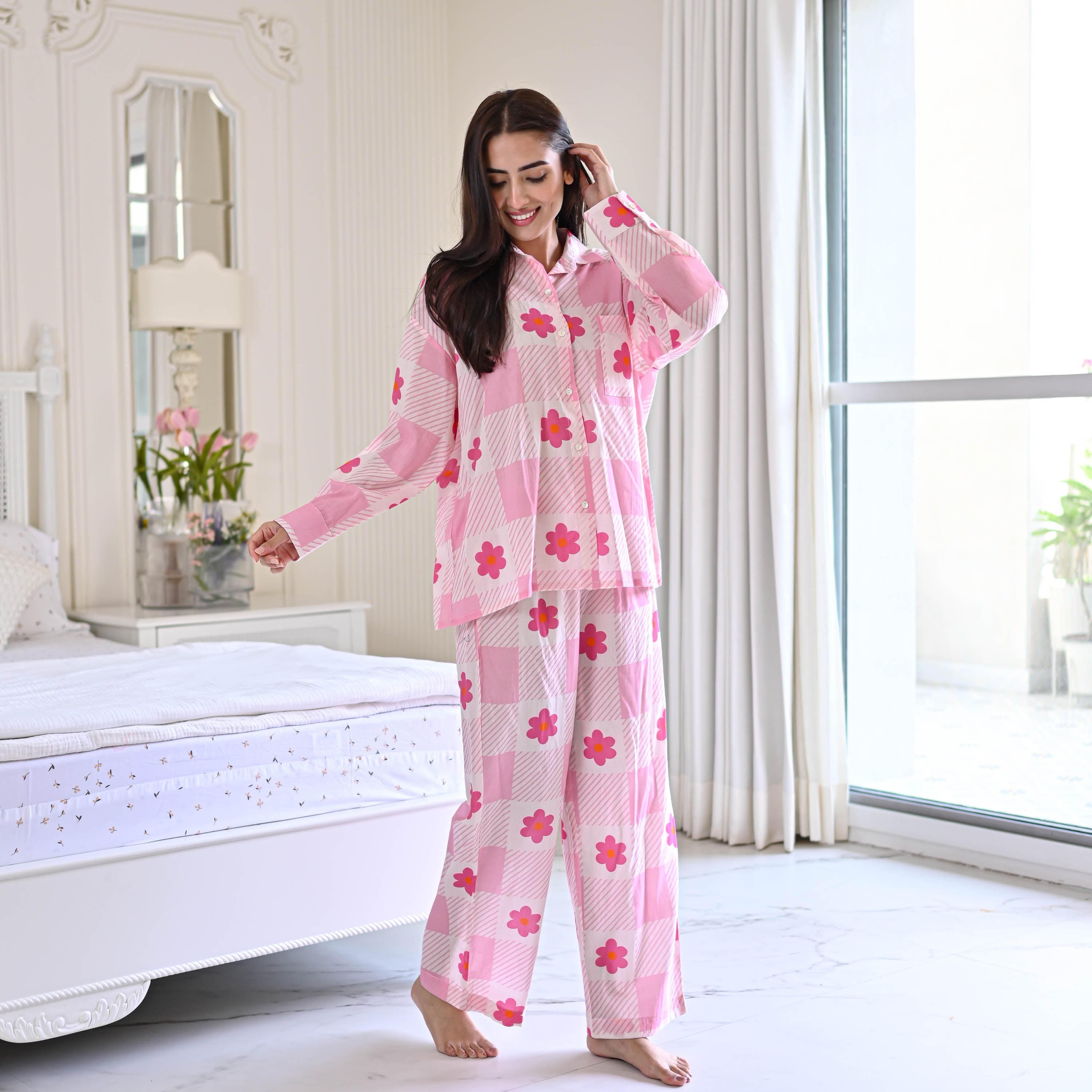 Floral Print Pink Cotton Pyjama Set For Women Online