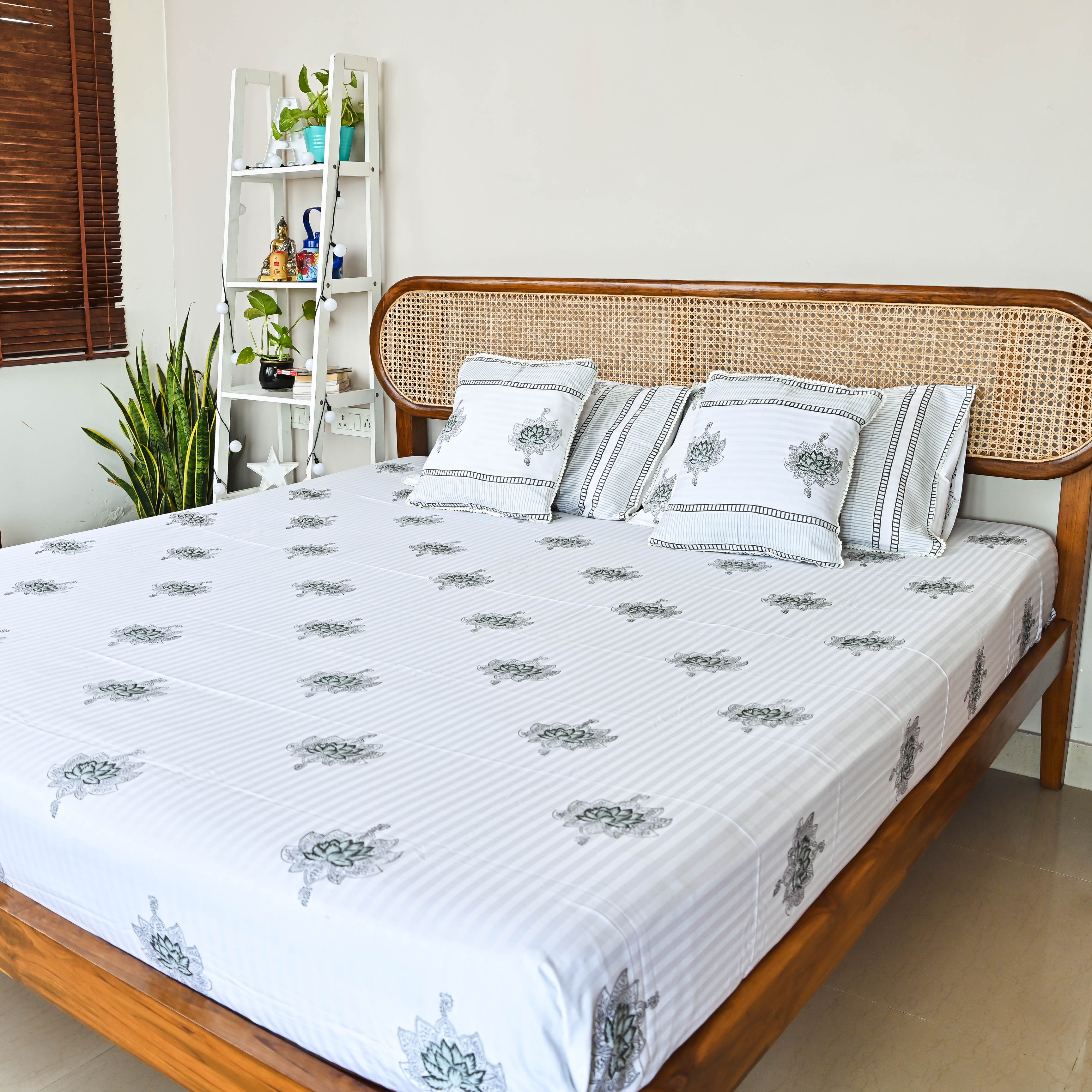  Feel Good Floral Handblock Printed Cotton Bedsheet Online